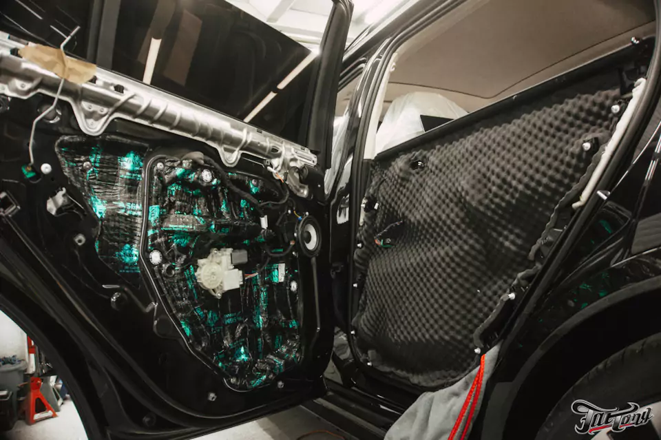 Заменили на BMW X7 Bowers & Wilkins: выполнили комплексную шумоизоляцию салона и построили новую акустическую систему!